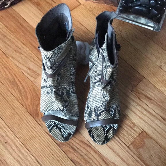 Sevan Desert Snake Chunky Block Pep Ankle Booties Print Embossed Leather Heels - Picture 2 of 8